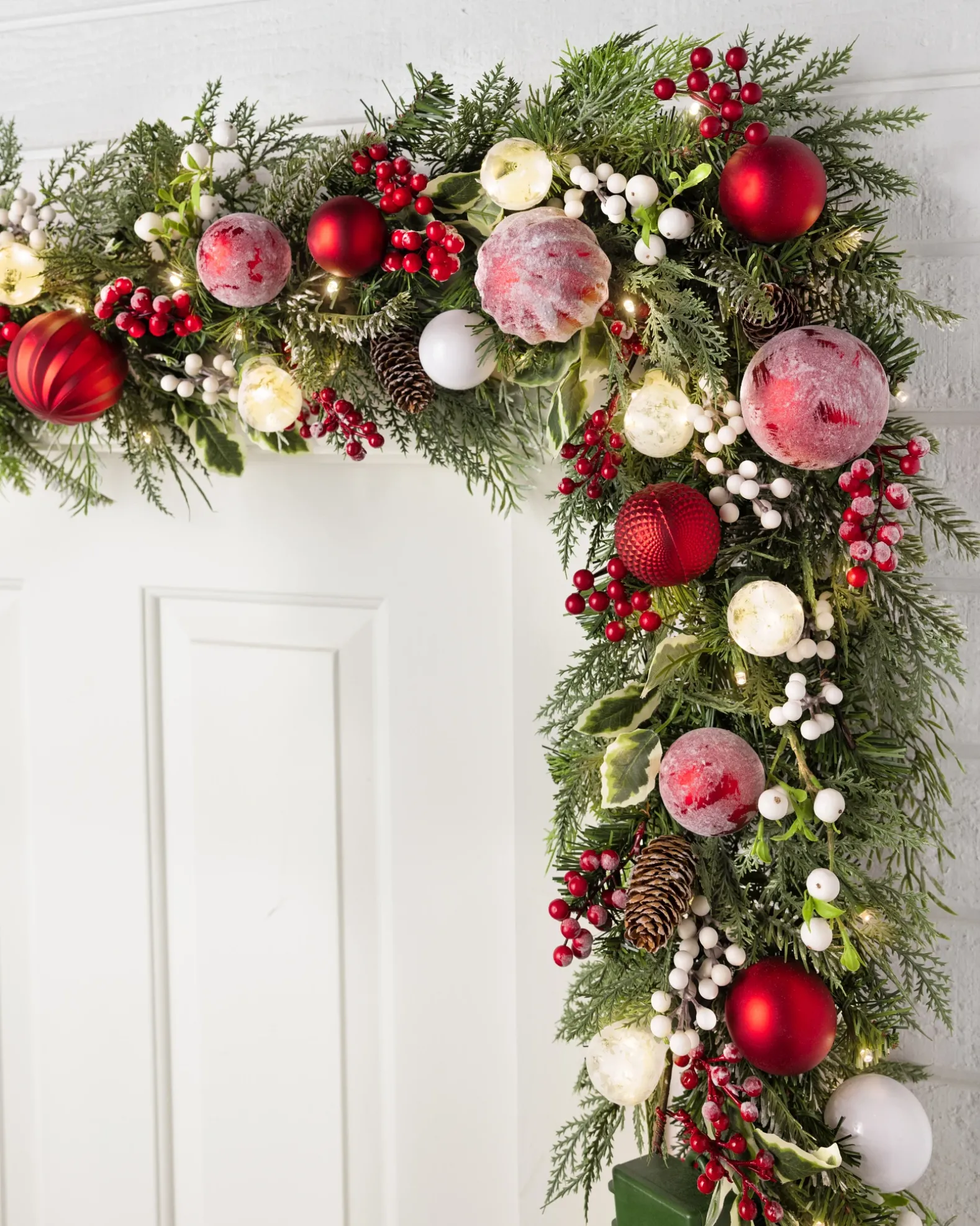 Outdoor Lit Nordic Splendor Foliage